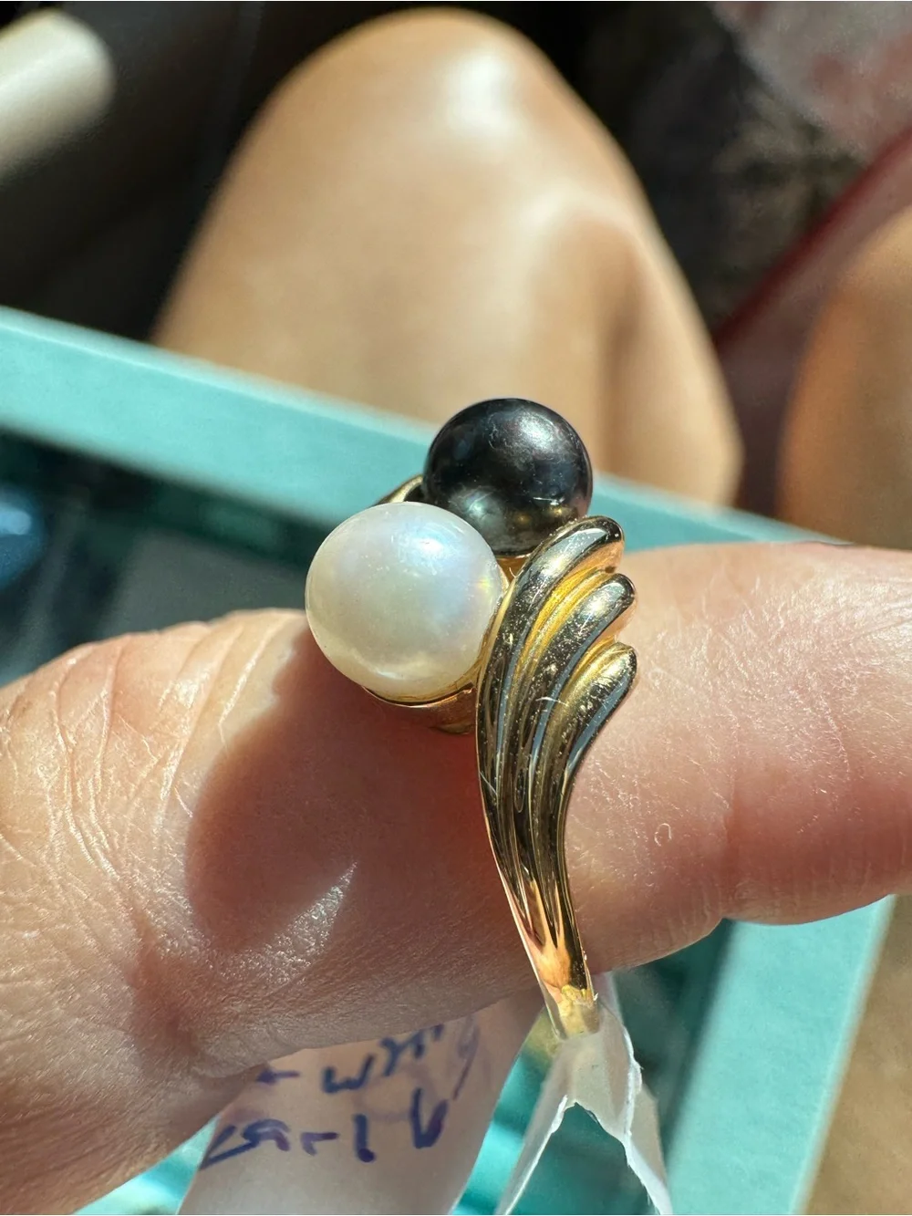 10k Gold Double-Pearl Statement Ring with Black and White Pearls size 6.5